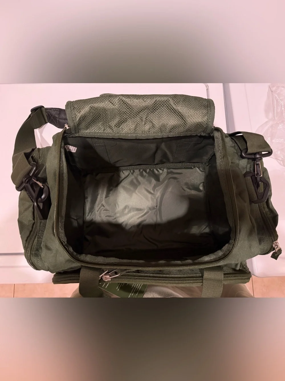 Bass Pro Shops Catch-All Bag 20L NWT Green Travel Utility Duffle